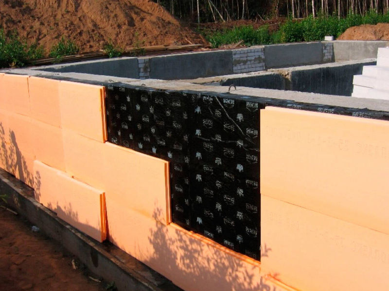 Строительство цокольного этажа из монолитного бетона в Красноярске
